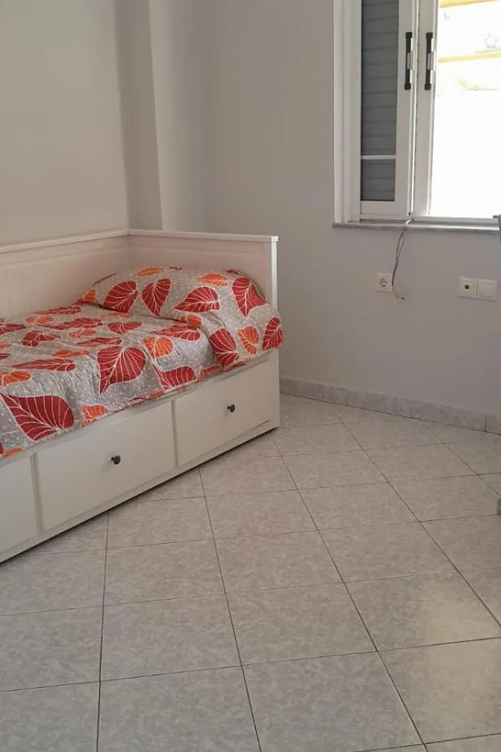 Liv Skyline Apartment Sarande